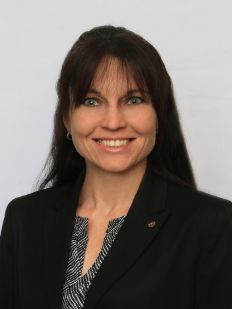 Headshot of Crystal Phipps