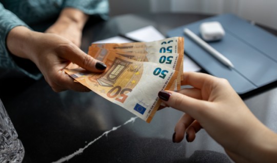 Image of foreign money